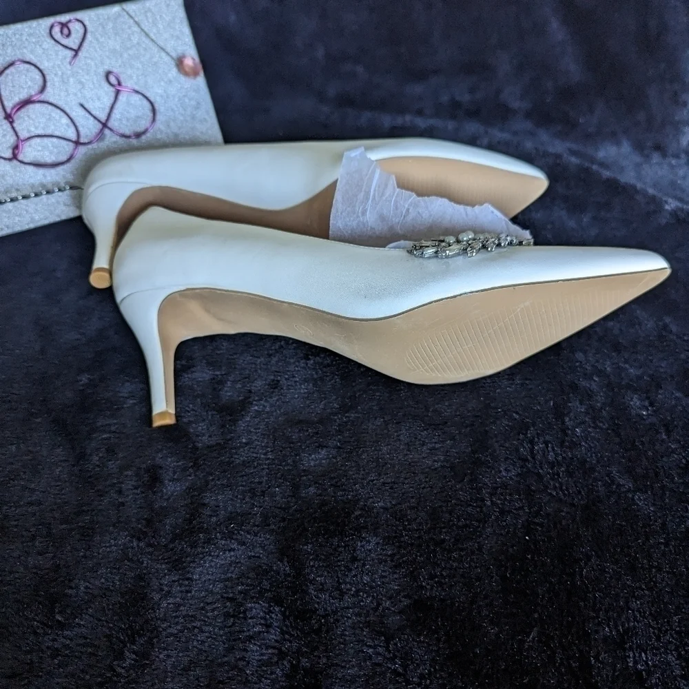 White High Heels 9.5 FLAWED ITEM